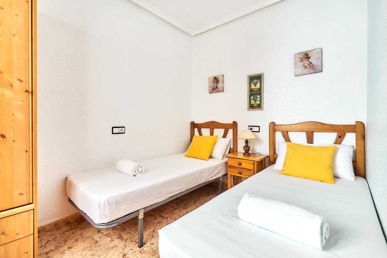 Espanhouse David 2 Bedroom Apartment Torrevieja With Pool Bagian luar foto